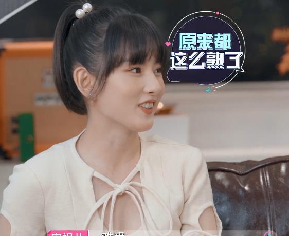 娱乐吃瓜李雪琴,从娱乐吃瓜到喜剧新星的华丽蜕变